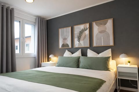 Bed, TV and multimedia, Photo of the whole room, Bedroom, storage, wardrobe