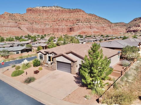 Property building, Natural landscape, Mountain view