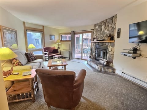 Cozy 1 bed end unit ski in ski out condo Apartment in Lutsen