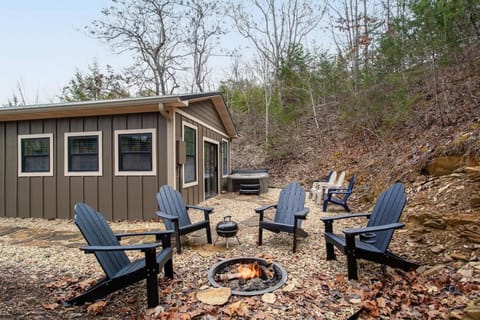 Whiskey Duo 2 Cabins SidebySide HotTubs Firepit Cabin in Sevierville