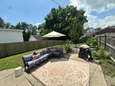 Patio, Garden, Seating area, Garden view, sunbed