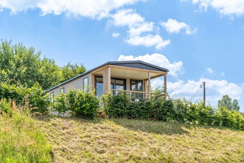 Property building, Facade/entrance, Off site