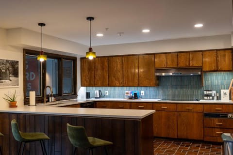 Kitchen or kitchenette, Communal kitchen