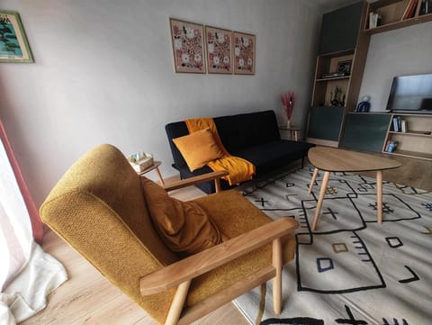 Communal lounge/ TV room, Living room