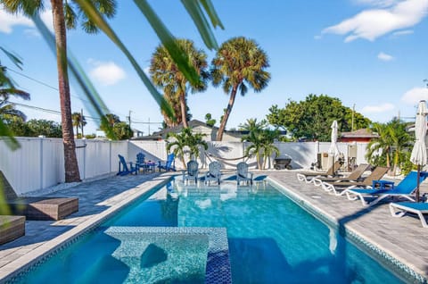 Sea Shell Beach Cottage House in Indian Rocks Beach