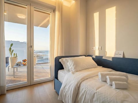 Palazzo Verdi - Seafront Luxe Retreat Apartment in Bari