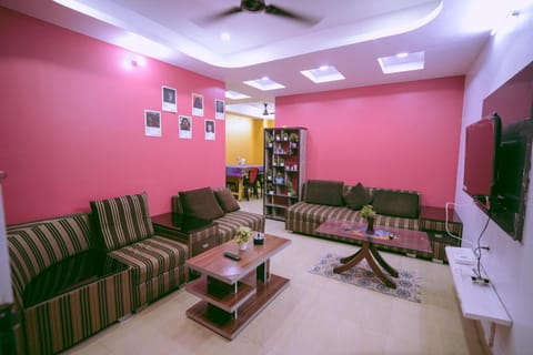 Communal lounge/ TV room