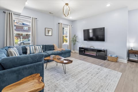 Family 4BR Retreat with Games and Fun for ALL House in Indianapolis