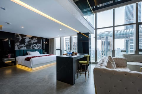 Photo of the whole room, Seating area, Bedroom