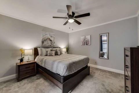 Modern 4BD Condo Six Flag Grand Prairie GP60A House in Arlington