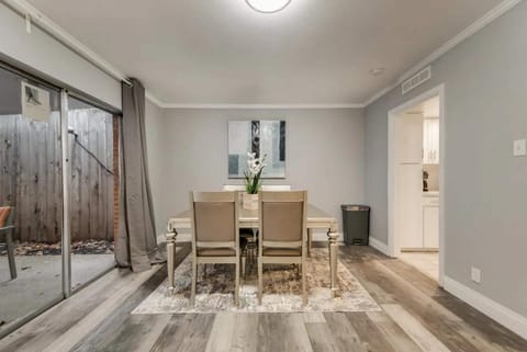 Modern 4BD Condo Six Flag Grand Prairie GP60A House in Arlington