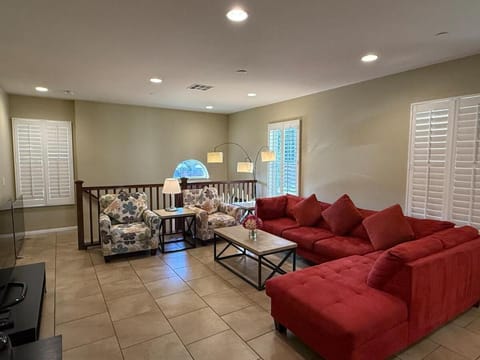 Shopping at Arcadia Mall, Homes, School District, Comfortable Home on Huntington Road Villa in Arcadia