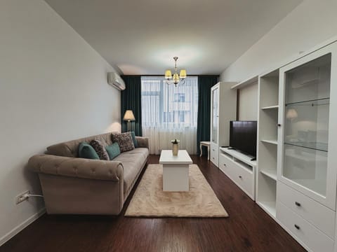 Communal lounge/ TV room, TV and multimedia, Living room, Seating area