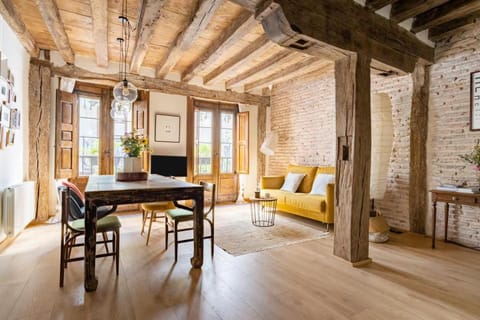 Communal lounge/ TV room, Dining area, heating