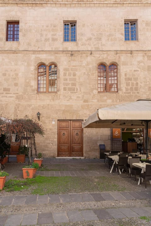 Property building, Patio, Day