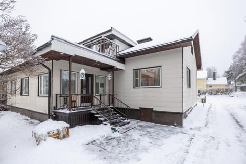 Property building, Day, Winter