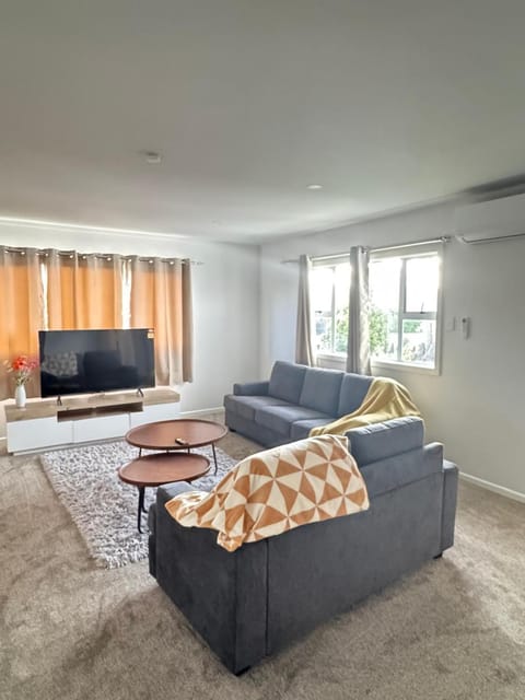 TV and multimedia, Seating area