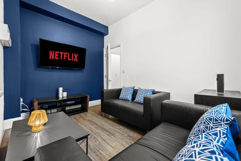 Communal lounge/ TV room, TV and multimedia, Living room, Seating area