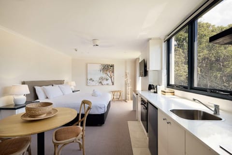 Kitchen or kitchenette, Photo of the whole room, Seating area, Dining area, Bedroom