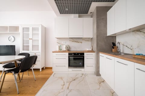 Kitchen or kitchenette, Dining area, dishwasher, oven, stove