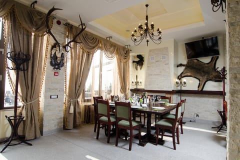 Restaurant/places to eat, Dining area