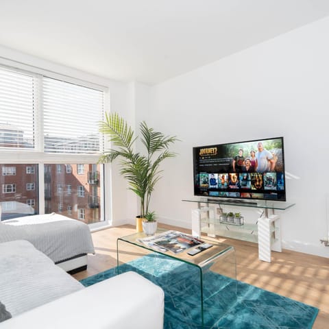 Living room, Seating area, Evening entertainment