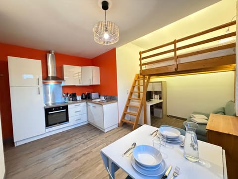 Urban Loft, Studio Proche Gare, Parking Privée Apartment in Bourgoin-Jallieu