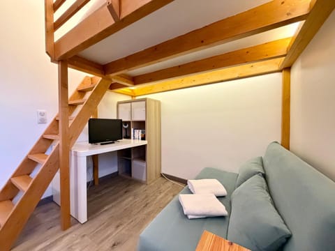 Urban Loft, Studio Proche Gare, Parking Privée Apartment in Bourgoin-Jallieu