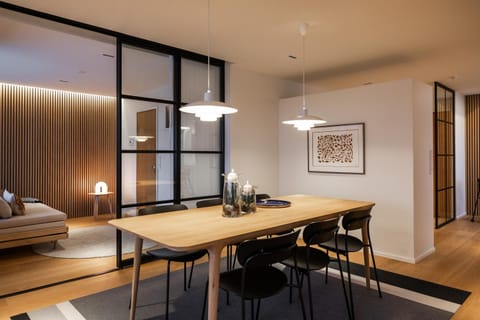 Bed, Photo of the whole room, Dining area