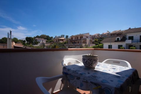 Appartamentino a Marcelli, con terrazzo e posto auto - M291 Apartment in Marcelli