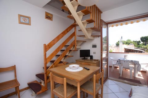 Appartamentino a Marcelli, con terrazzo e posto auto - M291 Apartment in Marcelli