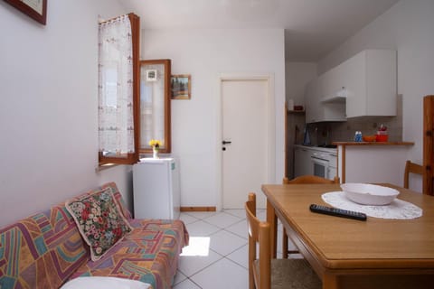 Appartamentino a Marcelli, con terrazzo e posto auto - M291 Apartment in Marcelli