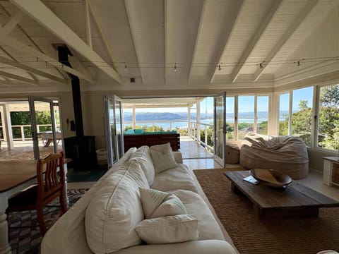 Patio, View (from property/room), Balcony/Terrace, Living room, Seating area