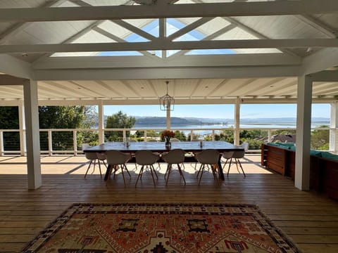 Patio, Day, Natural landscape, View (from property/room), Balcony/Terrace, Seating area, Dining area, Sea view