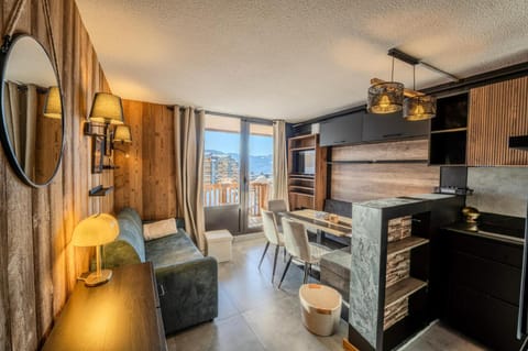 Val Thorens Cosy Pieds des pistes Centre Val Thorens 2 chbres Apartment in Val Thorens