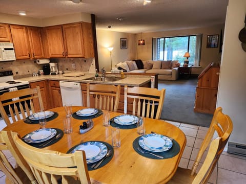 Lakefront Townhome Chestertown "Lakeside Escape" House in Capital District, NY, USA