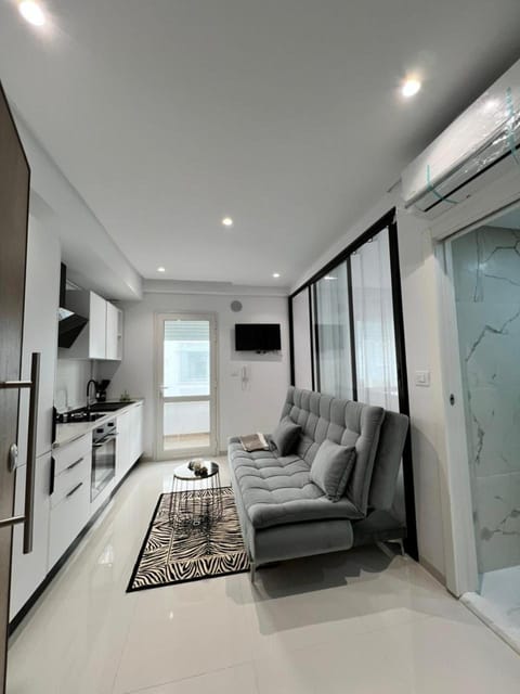 TV and multimedia, Kitchen or kitchenette, Living room