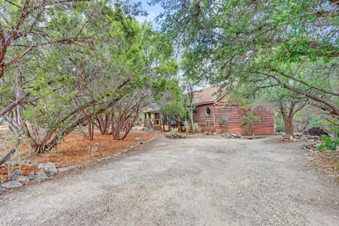 Rustic River Retreat House in Wimberley