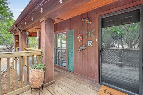 Rustic River Retreat House in Wimberley