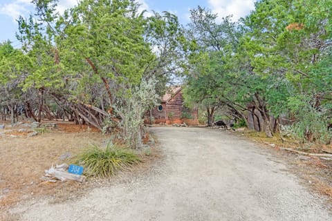Rustic River Retreat House in Wimberley
