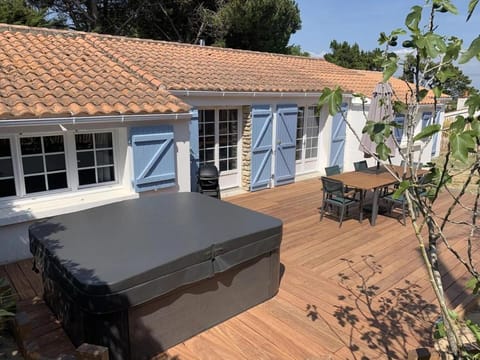 Garden, Hot Tub, Spa and wellness centre/facilities