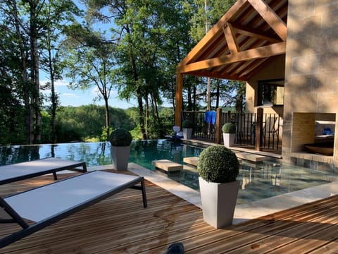 Property building, View (from property/room), Balcony/Terrace, Pool view, Swimming pool, sunbed