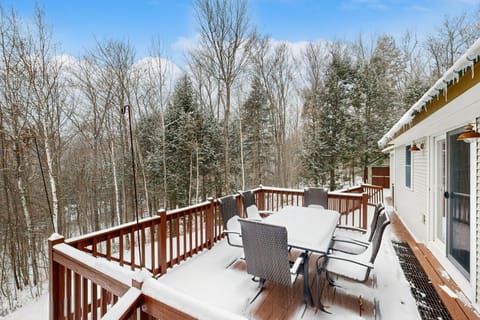 Middle Ledge Lodge House in Glen