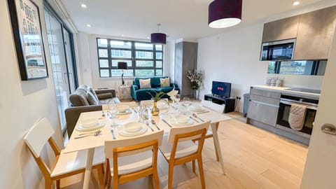 TV and multimedia, View (from property/room), Balcony/Terrace, Kitchen or kitchenette, Living room, Decorative detail, Seating area, Dining area, flat iron, hair dryier, heating, internet, oven, storage, stove, kitchen