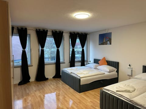 Bed, Photo of the whole room, Bedroom, internet, towels