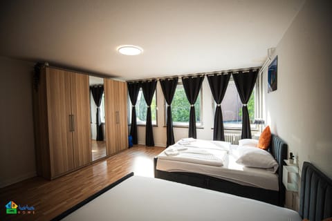 Bed, View (from property/room), Photo of the whole room, Bedroom, wardrobe