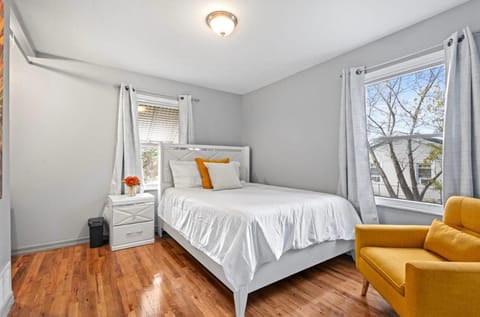 Serenity Home Free Parking & Wine Apartment in Burbank