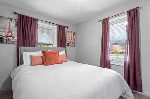 Serenity Home Free Parking & Wine Apartment in Burbank