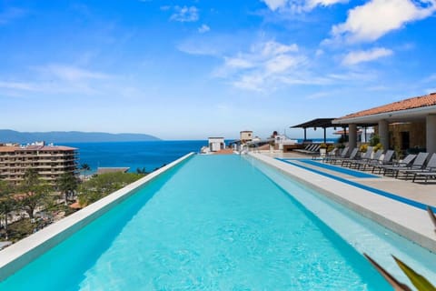Sea view, Swimming pool, sunbed
