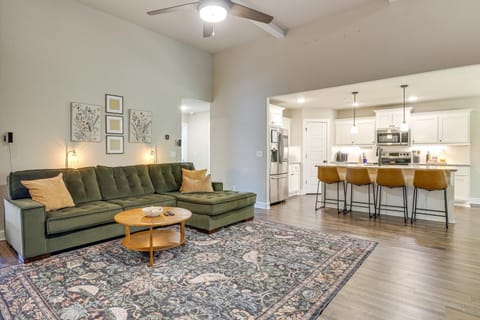 Riders Retreat! Modern Home By Bella Vista Trails House in Bella Vista